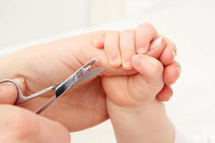 cortar as unhas ao bebé