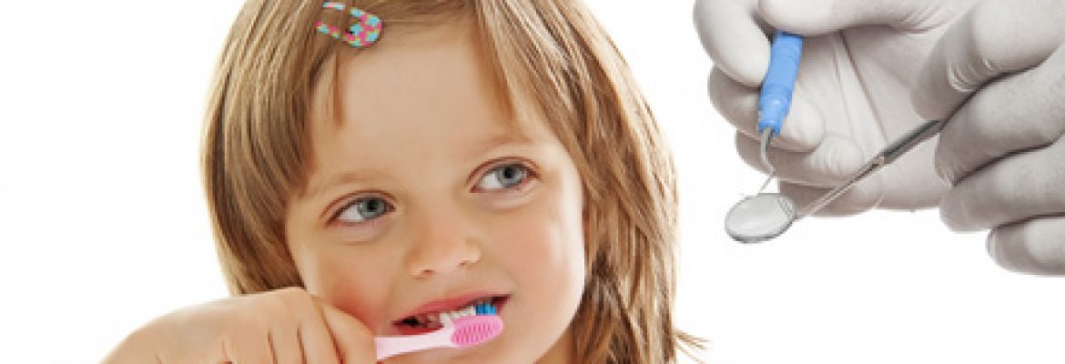 Em que idade deva levar o bebé ao dentista