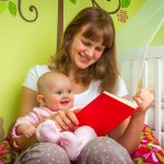 A importância de contar histórias aos mais pequenos antes de dormir