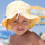 bebé com dermatite de calor