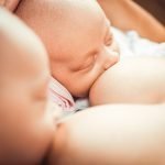 como amamentar dois bebés